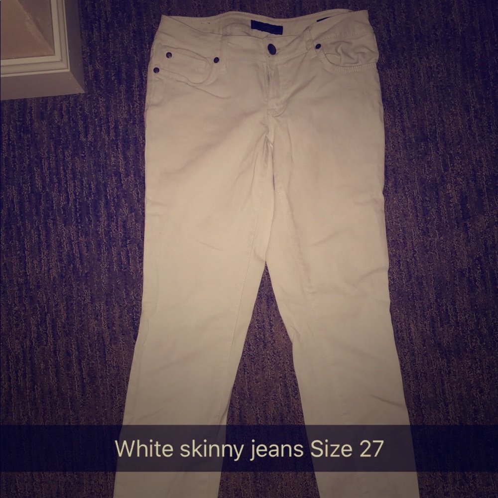 White skinny jeans